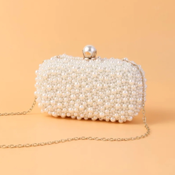Simone - Pearl Hand Clutch - Picture 5 of 11